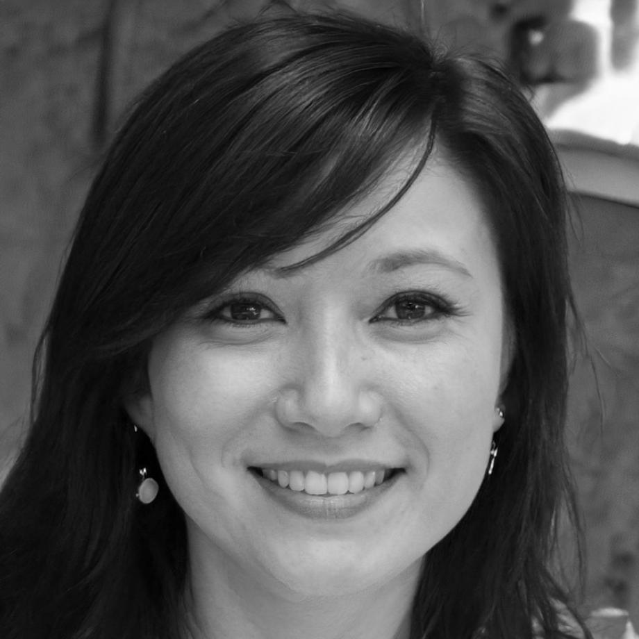 Professional headshot of satisfied client Dewandara Kusuma